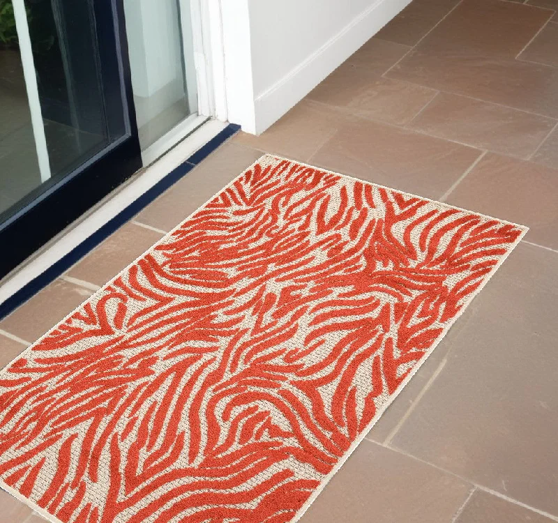 thick plush carpet for comfort and warmth -3' X 4' Abstract Indoor / Outdoor Area Rug - Red / Ivory