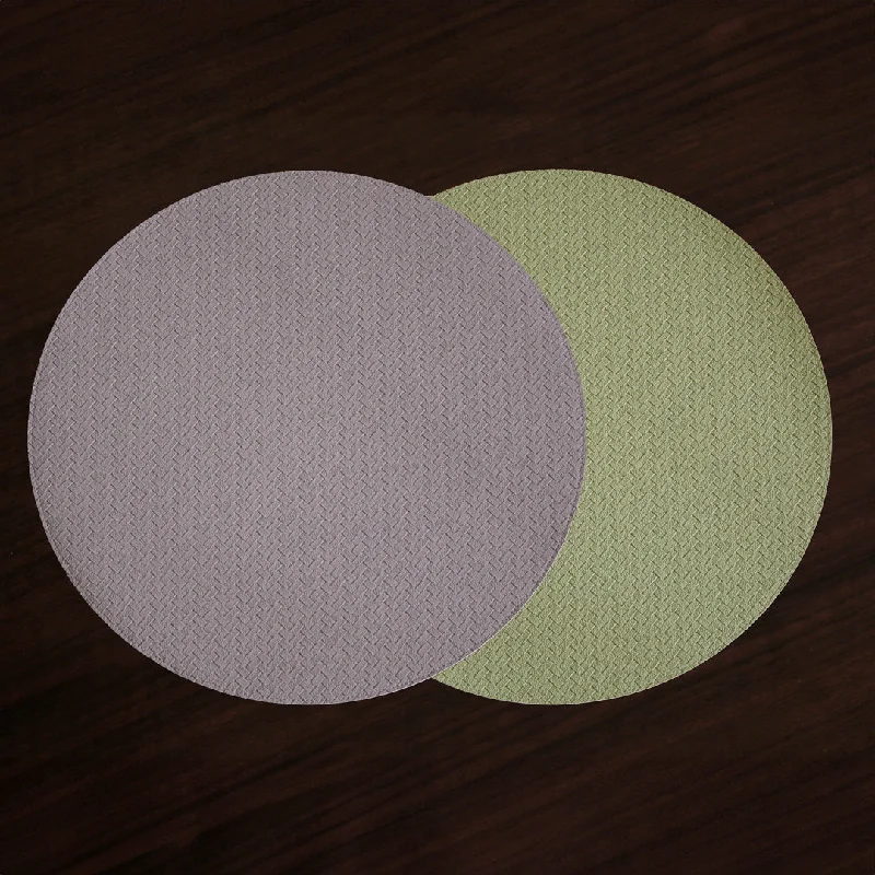 Placemat with design-VIDA Snakeskin Reversible 15" Round Placemats Set of 4 (Pale Green and Taupe)